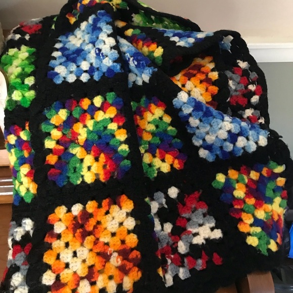 Rare Vintage 100% Wool Crochet Blanket - Picture 4 of 8